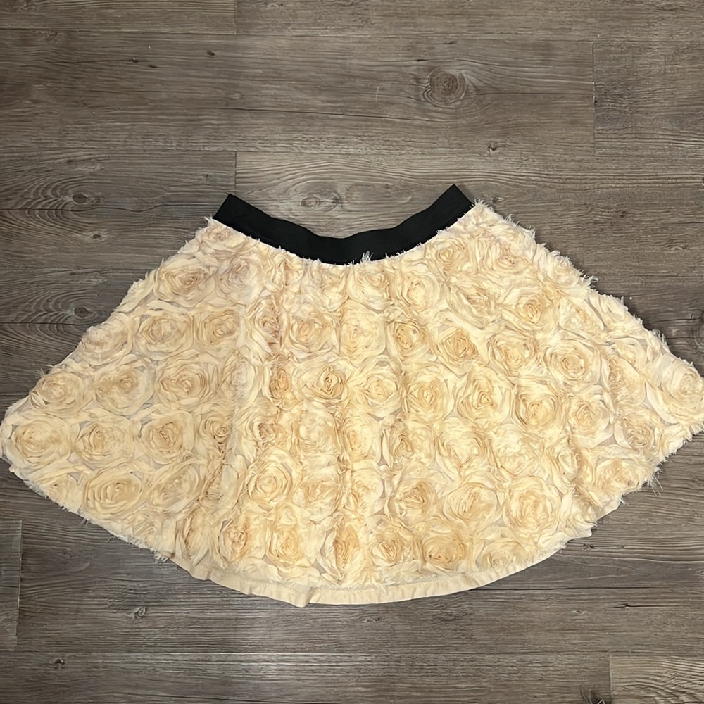 Free People Ivory Rosette Mini Skirt - GUC - Picture 6 of 10